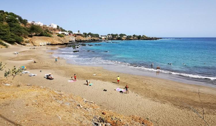 Syds Beach House Praia Bagian luar foto