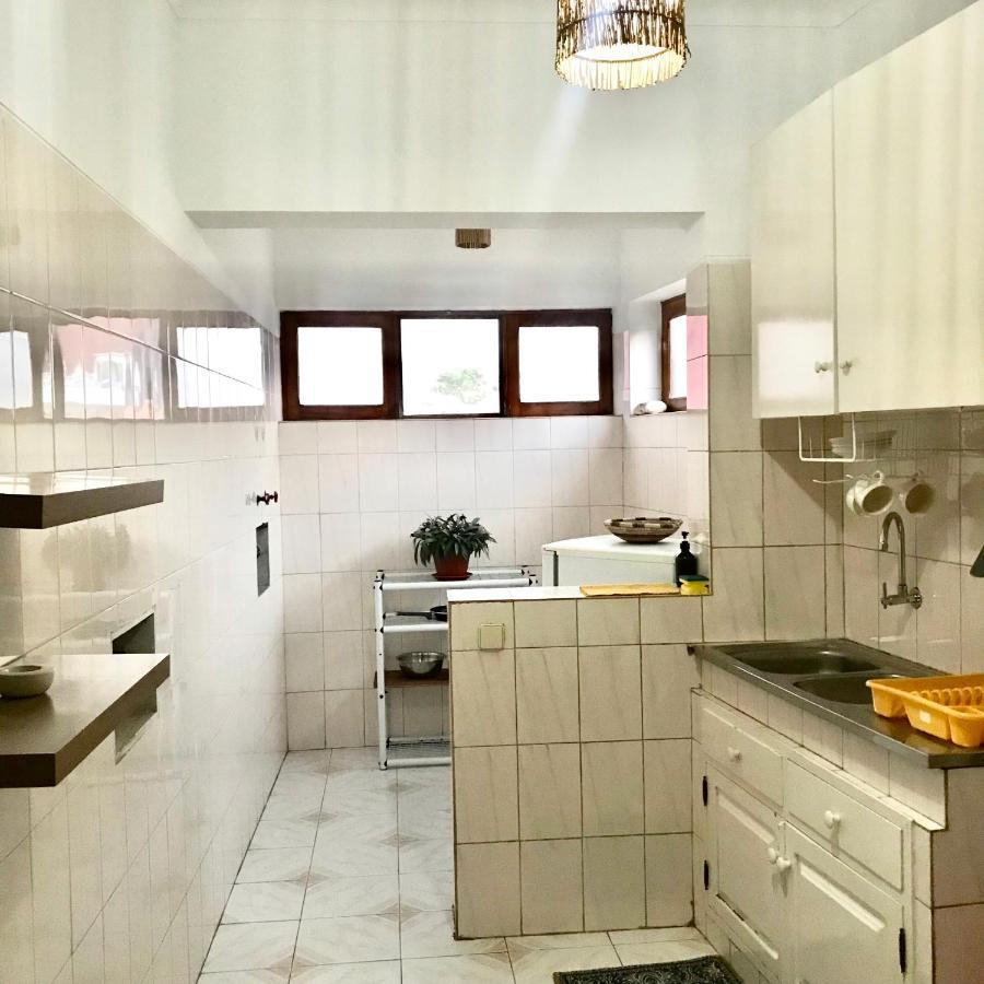 Syds Beach House Praia Bagian luar foto
